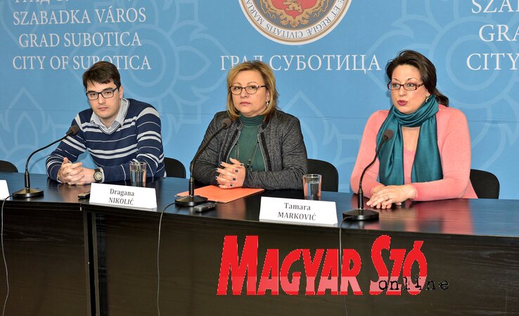 Guzsvány Lénárd, Dragana Nikolić és Tamara Marković (Fotó: Gergely Árpád) Guzsvány Lénárd, Dragana Nikolić és Tamara Marković (Fotó: Gergely Árpád)