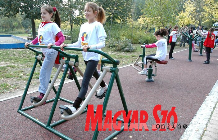 Az idén is jelentős összeget költ az önkormányzat a játszóterek és a kültéri fitneszparkok megépítésére és felújítására (Ótos András felvétele)
