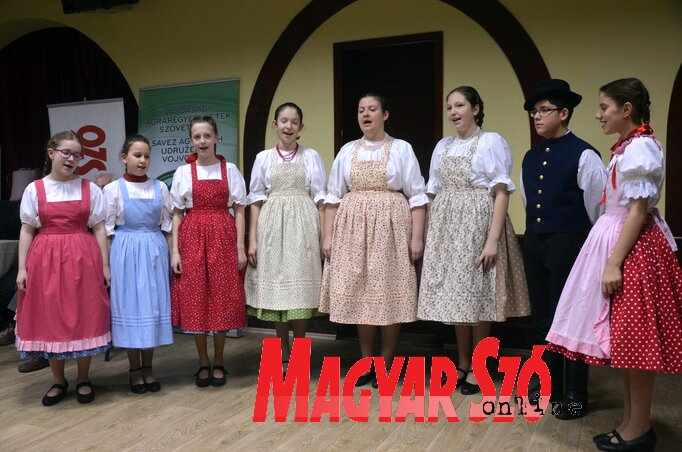 A Csicsörke énekegyüttes is fellépett (Dávid Csilla felvétele) A Csicsörke énekegyüttes is fellépett (Dávid Csilla felvétele)