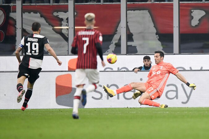 Jó az öreg a háznál: Buffon negyven fölött is parádézik! (Fotó: Beta/AP) Jó az öreg a háznál: Buffon negyven fölött is parádézik! (Fotó: Beta/AP)