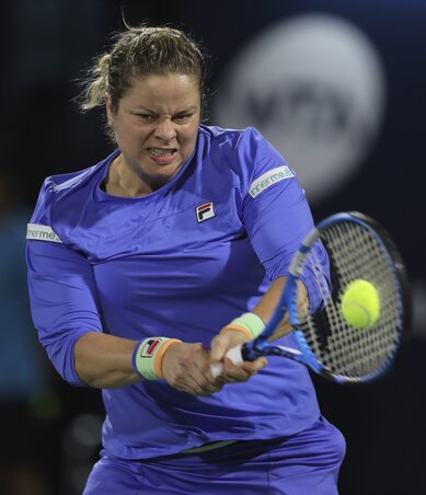 Kim Clijsters kicsit korosabb lett, eléggé nagydarab, de nem sokat felejtett el a tenisztudásából (Fotó: Beta/AP) Kim Clijsters kicsit korosabb lett, eléggé nagydarab, de nem sokat felejtett el a tenisztudásából (Fotó: Beta/AP)