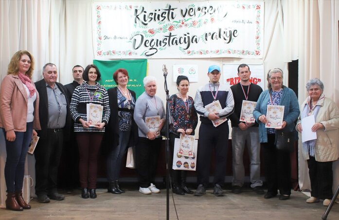 A kocsonyaverseny jelenlevő díjazottjai A kocsonyaverseny jelenlevő díjazottjai