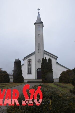 A Szabadkai Egyházmegyében a lourdes-i jelenés tiszteletére emelt temerini millenniumi emléktemplom tartja ma búcsúját A Szabadkai Egyházmegyében a lourdes-i jelenés tiszteletére emelt temerini millenniumi emléktemplom tartja ma búcsúját