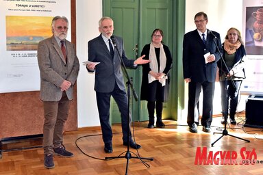 Dr. Nagy Imre megnyitja a kiállítást (Fotó: Gergely Árpád)