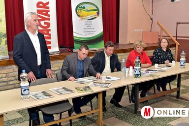 Nagy Miklós, Ótott Róbert, Varga Attila, Kabók Erika és Szalma Brigitta (Fotó: Gergely Árpád)