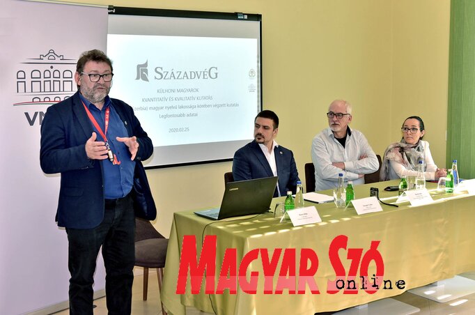 Bauer Béla, Faragó Csaba, Barlai Jenő és Szalai Andrea (Fotó: Gergely Árpád) Bauer Béla, Faragó Csaba, Barlai Jenő és Szalai Andrea (Fotó: Gergely Árpád)