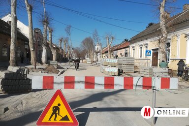 Szakaszosan újítják fel a Zöldfás utcát (Fehér Rózsa felvétele)