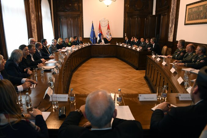 Az államfő és a legfontosabb egészségügyi és felhatalmazott intézmények képviselői a koronavírus kapcsán egyeztetnek (Fotó: Beta) Az államfő és a legfontosabb egészségügyi és felhatalmazott intézmények képviselői a koronavírus kapcsán egyeztetnek (Fotó: Beta)