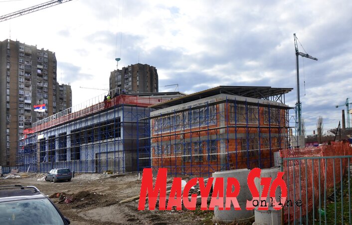 A pénteki ülésen várhatóan jóváhagyják a vasúti híd mellett épülő szivattyútelep építésére szánt 24 millió dinárt (Dávid Csilla felvétele)