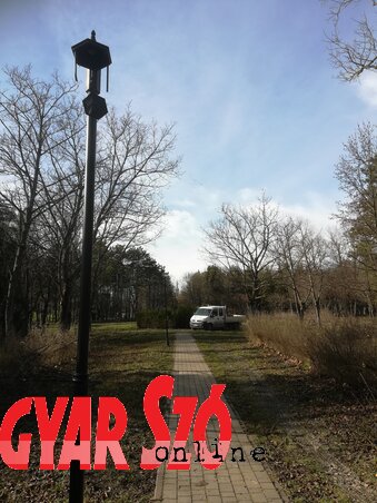 Már egyetlen kandeláber sem működik (Fehér Rózsa felvétele)