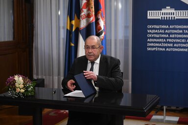 Pásztor a tartományi választások kiírásának pillanatában (Ótos András felvétele)