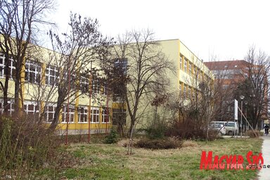 A Kókai Imre iskola felújított épülete (Fotó: Góbor Béla)