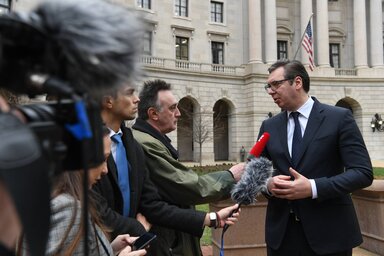 Washingtoni látogatásának végén Vučić újságíróknak nyilatkozva összegzi „élményeit” (Fotó: Beta)