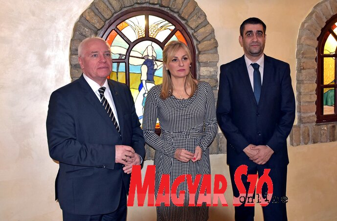 Hajnal Jenő, Stefan Stojkov, a Bolgár NT elnöke és Suzana Paunović, a kormány kisebbségügyi irodájának igazgatója (Fotó: Gergely Árpád)