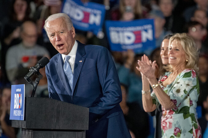 Joe Biden tarolt a déli államokban, így előnyre tett szert Sanderssel szemben (Fotó: AP via Beta)