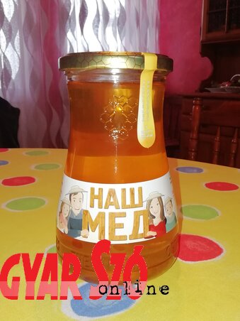 A vásárlók az egyedi üveg és a címke által ismerhetik fel a Szerbiai Méhészek Egyesülete által jóváhagyott terméket (Fotó: Tóth D. Lívia)