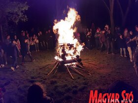 Április 30-ai hagyományos tábortűz és majális Pacséron (Kazinczy Paszterkó Diana)