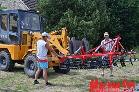 Átadtuk a Magvető főnyereményét a bácsfeketehegyi Harangozó családnak (Ótos András felvétele)