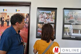 A romániai, partiumi, nagyváradi Mezey Lajos Galériában megnyílt napilapunk fotóriporterének, Ótos Andrásnak a kiállítása. 