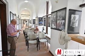 A romániai, partiumi, nagyváradi Mezey Lajos Galériában megnyílt napilapunk fotóriporterének, Ótos Andrásnak a kiállítása. 