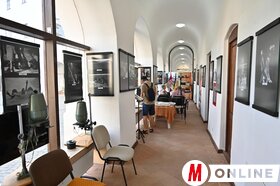 A romániai, partiumi, nagyváradi Mezey Lajos Galériában megnyílt napilapunk fotóriporterének, Ótos Andrásnak a kiállítása. 