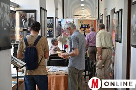 A romániai, partiumi, nagyváradi Mezey Lajos Galériában megnyílt napilapunk fotóriporterének, Ótos Andrásnak a kiállítása. 