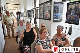 A romániai, partiumi, nagyváradi Mezey Lajos Galériában megnyílt napilapunk fotóriporterének, Ótos Andrásnak a kiállítása. 