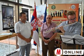 A romániai, partiumi, nagyváradi Mezey Lajos Galériában megnyílt napilapunk fotóriporterének, Ótos Andrásnak a kiállítása. 