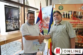 A romániai, partiumi, nagyváradi Mezey Lajos Galériában megnyílt napilapunk fotóriporterének, Ótos Andrásnak a kiállítása. 