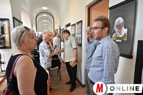 A romániai, partiumi, nagyváradi Mezey Lajos Galériában megnyílt napilapunk fotóriporterének, Ótos Andrásnak a kiállítása. 