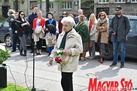 Újvidéken megkoszorúzták Fehér Ferenc vajdasági költő mellszobrát