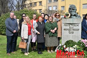 Újvidéken megkoszorúzták Fehér Ferenc vajdasági költő mellszobrát