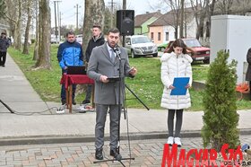 Ünnepélyes istentisztelet és koszorúzás Magyarittabén (Ótos András felvétele)