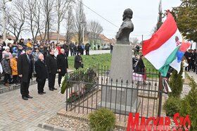 Ünnepélyes istentisztelet és koszorúzás Magyarittabén (Ótos András felvétele)