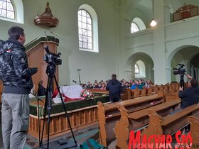 Ünnepi istentisztelet a pacséri református templomban (Kazinczy Paszterkó Diana)