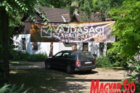 A  XX. Vajdasági Szabadegyetem hivatalos megnyitója (Ótos András felvétele)