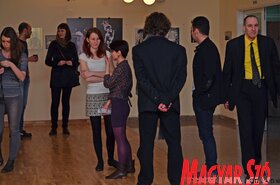 A Híd Kör Art fiatal képzőművészeinek kiállítása