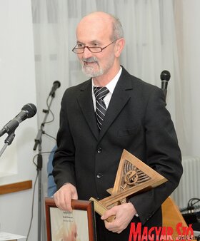A Napleány-díjat, a több évtizedes odaadó munkájáért Bencsik Istvánnak, a Szabadkai Rádió újságírója kapta