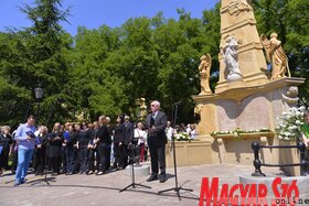 A Szentháromság-szobor újraszentelése Szabadkán