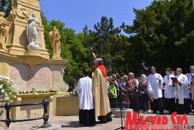 A Szentháromság-szobor újraszentelése Szabadkán