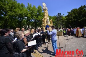 A Szentháromság-szobor újraszentelése Szabadkán