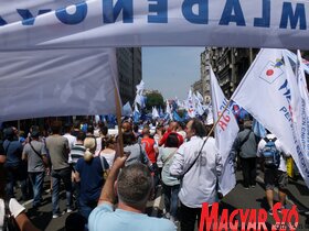 Szakszervezeti megmozdulás Belgrádban (Stanyó Károly felvétele)