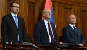 Az alakuló ülést – az érvényben lévő jogszabály szerint – a legidősebb, Milan Korać, a Szerbiai Egyesült Nyugdíjasok Pártjának 85 esztendős képviselője vezette