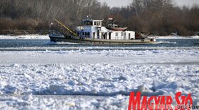 A magyar jégtörők Stari Banovci közelében