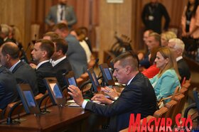Ülésezik a tartományi képviselőház (Ótos András Felvétele)