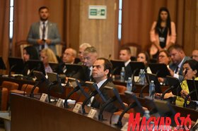 Ülésezik a tartományi képviselőház (Ótos András Felvétele)