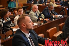 Ülésezik a tartományi képviselőház (Ótos András Felvétele)