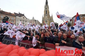 Aleksandar Vučić újvidéki kampányrendezvénye (Ótos András felvétele)