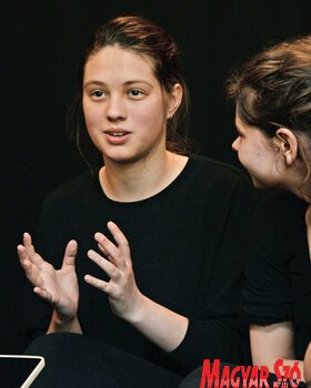 Az Újvidéki Művészeti Akadémia másodévesei részt vesznek a VM4K Mozdulj! Petőfi! programsorozatában (Dávid Csilla felvétele)