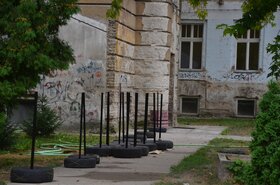 Életveszélyes a szabadkai Ivan Sarić Műszaki Iskola épülete, mely műemlékvédelem alatt áll. Súlyos betondarabok hullnak le.
